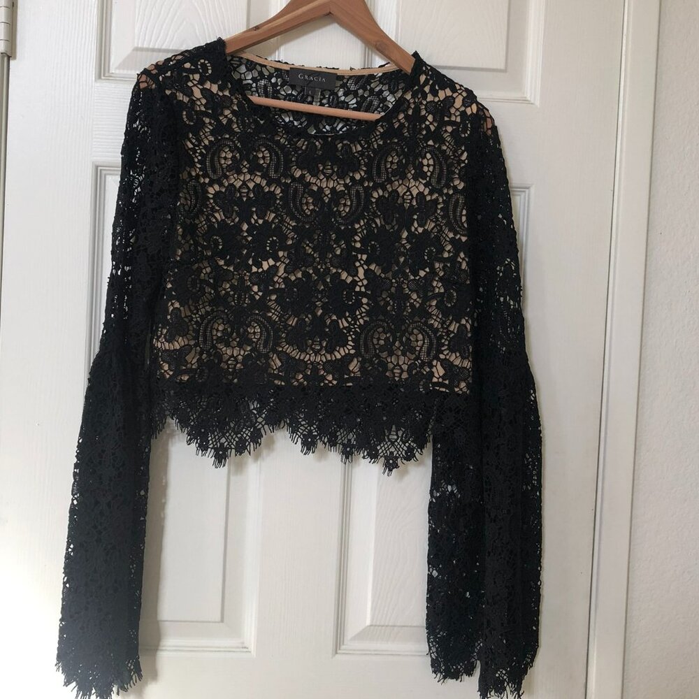 NWOT Gracia Black Crocheted Lace Long Bell Sleeve Cropped Blouse Top L